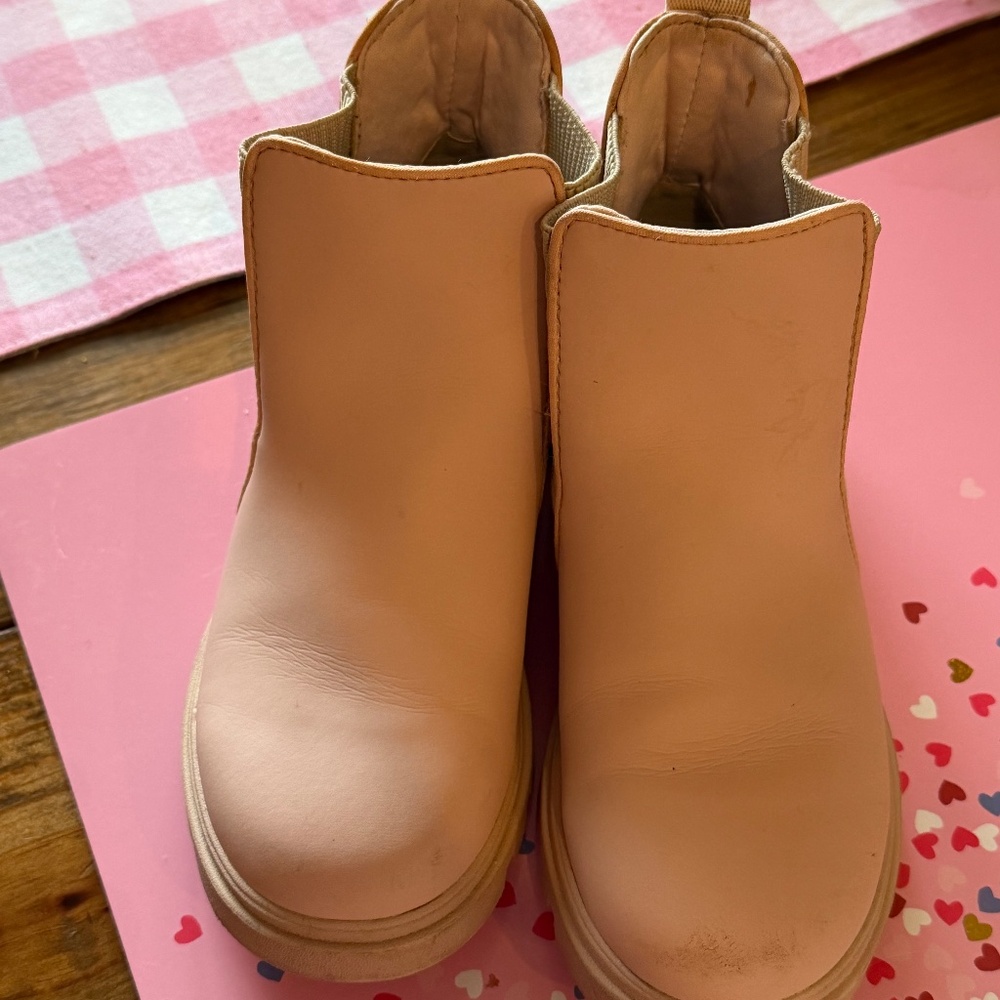Pink Kids Native Boots Y1 - Picture 2 of 7